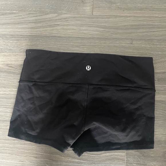 Lululemon 2” wunder under shorts black - Picture 2 of 3